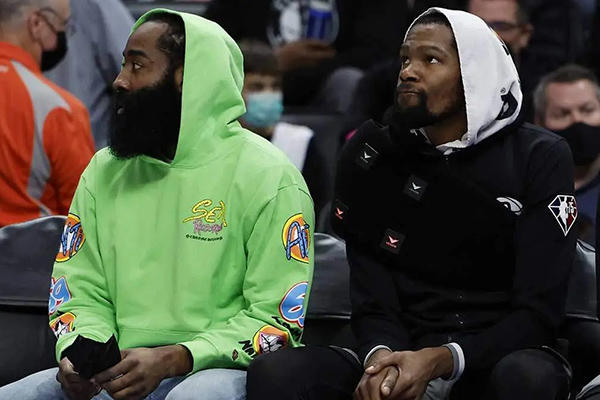 杜兰特追问哈登离网真相 <a href=/lanqiujingsai/nets/ target=_blank class=infotextkey>篮网</a>三巨头时代落幕始末