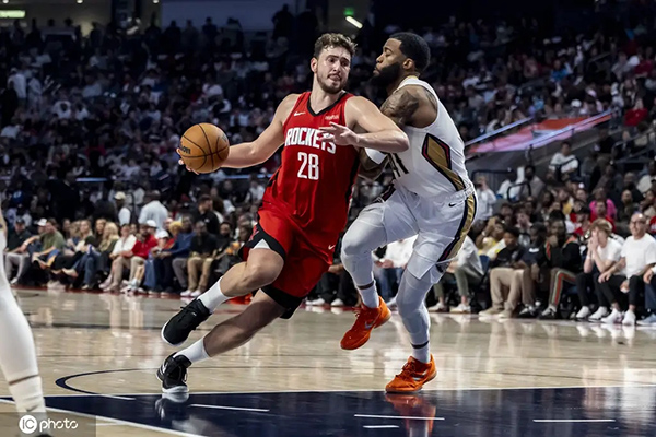 NBA季前赛综述:火箭<a href=/lanqiujingsai/spurs/ target=_blank class=infotextkey>马刺</a><a href=/lanqiujingsai/magic/ target=_blank class=infotextkey>魔术</a>领跑 新趋势与球队百态