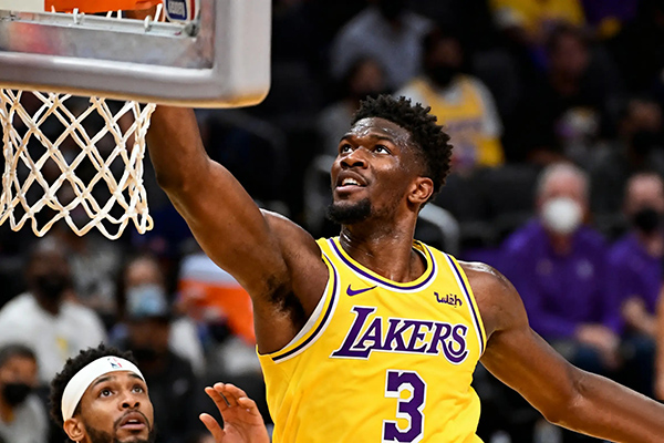 <a href=/lanqiujingsai/lakers/ target=_blank class=infotextkey>湖人</a>季前赛首胜:艾顿26分钟砍14+8,直言要做防守锚点